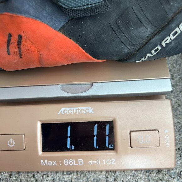 Athletic_Shoes